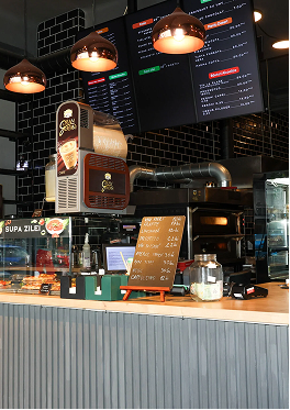 HE1140_HELLO_HELLA-2_Sida_1 (2)